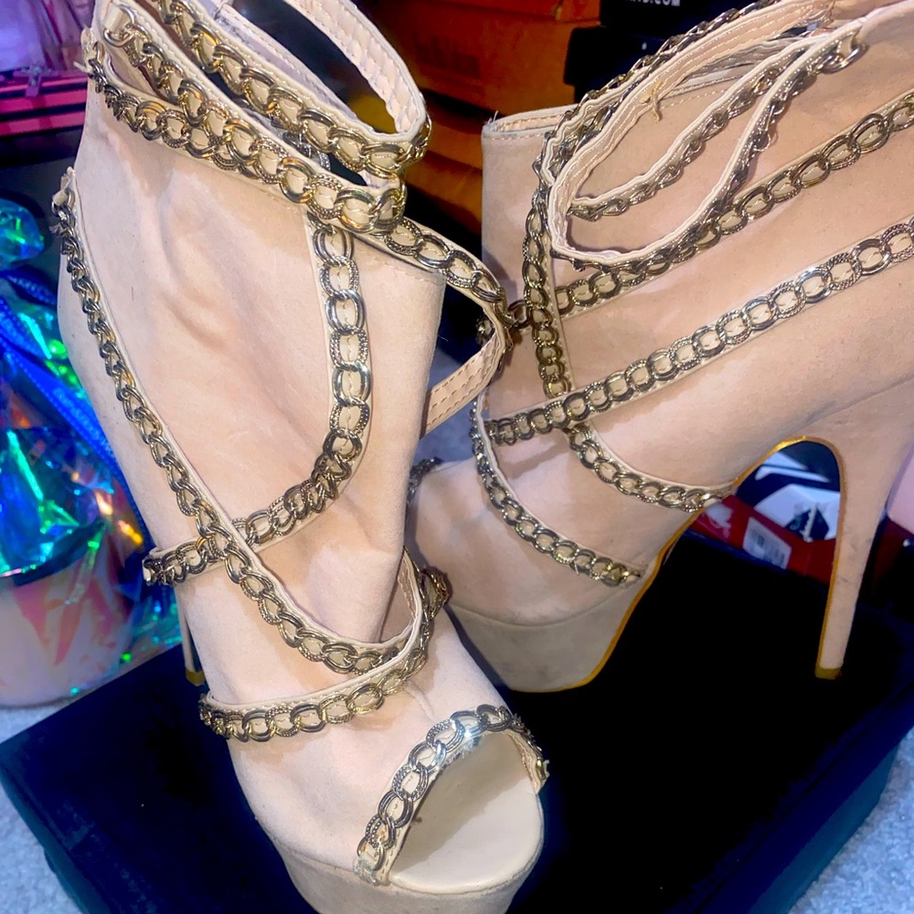 Peep Toe metal chain stiletto